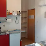 Apartment Charlie *