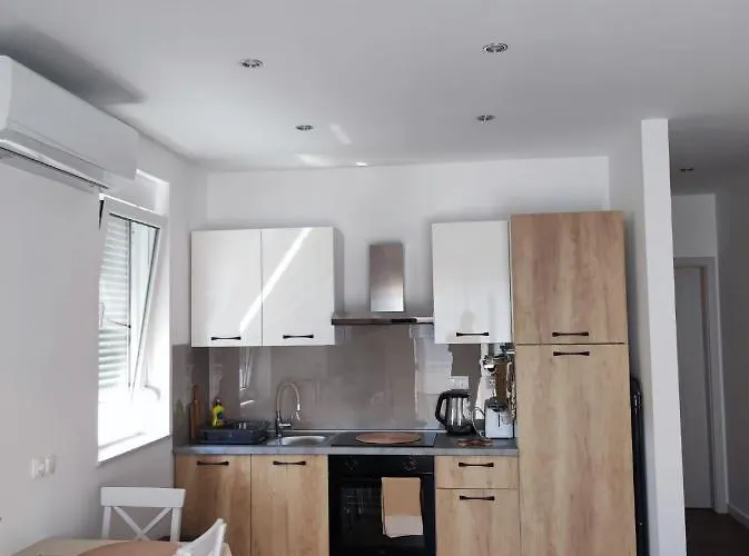 Charlie וודיצה